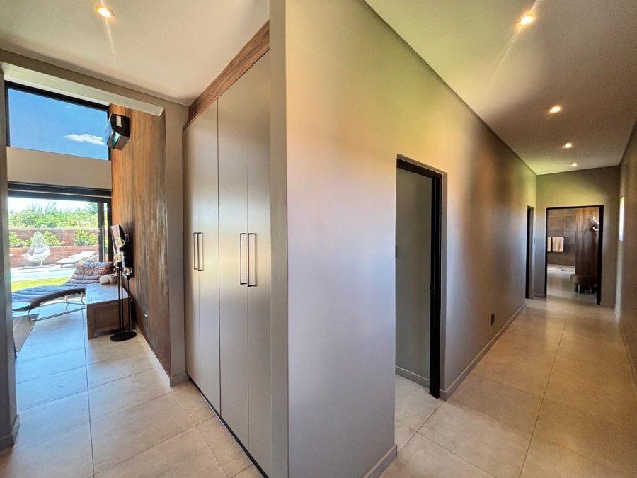 3 Bedroom Property for Sale in Van Der Hoff Park North West